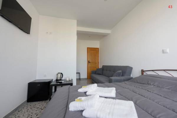 Deluxe Double Room - Accommodation