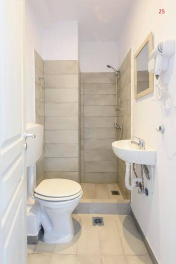 Deluxe Double Room4