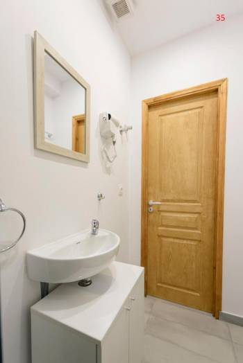 Deluxe Double Room7
