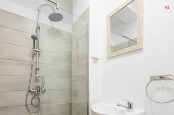 Deluxe Triple Room6