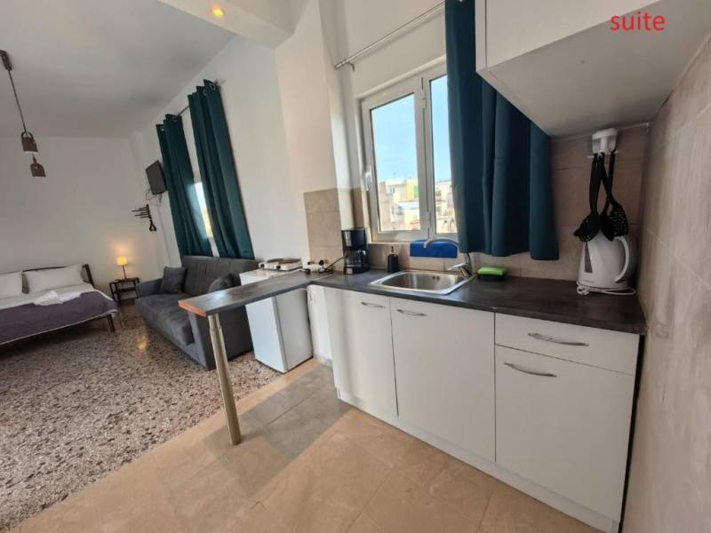 Amenities & services Amenities & services - Liberal Gazi